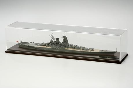 Display Case Large Vessel