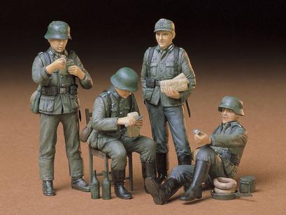 German Soldiers At Rest Kit