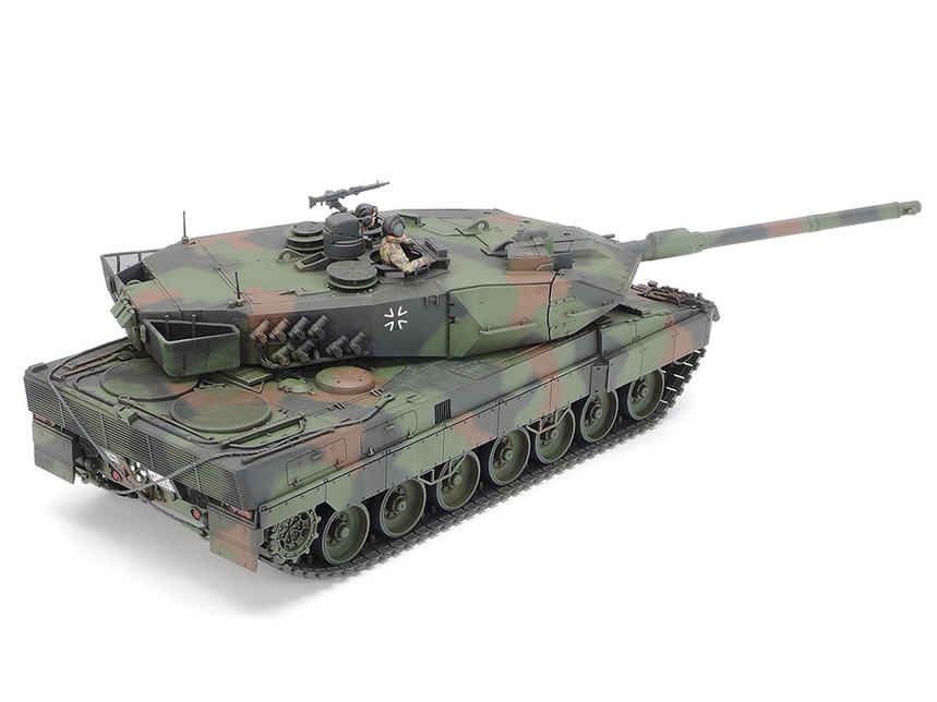 Leopard 2 A6 Main Battle Tank