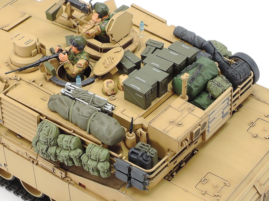 Tamiya 35269 M1A2 Abrams Main Battle Tank / Tamiya USA