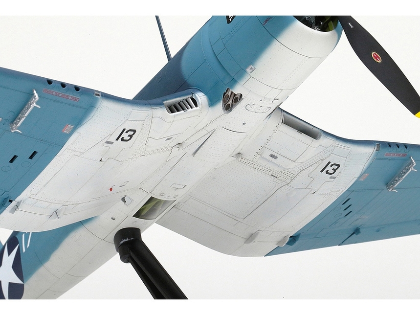 Tamiya Vought F4U-1A Corsair / Tamiya USA